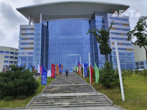 Полное погружение: гости дня открытых дверей ДВФУ ознакомились и с транспортными проблемами вуза