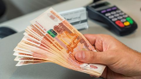 Почему большинство россиян не хочет держать деньги на вкладах