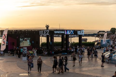 Все в одном: «Территория MiXX от Tele2» работает в центре Владивостока