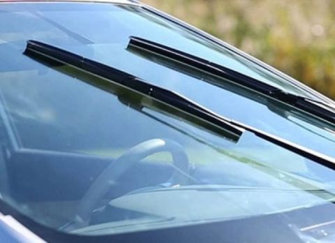 Можно ли размещать регистраторы на лобовом стекле, разъяснили в МВД