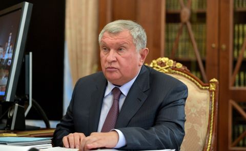 Сечин недоволен Минфином: ждать ли новой отставки в правительстве