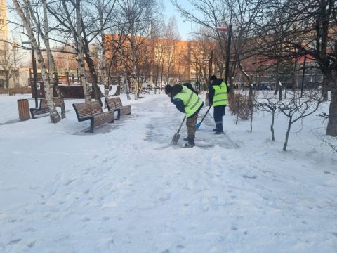 Уборка снега активно ведётся во всех районах Владивостока