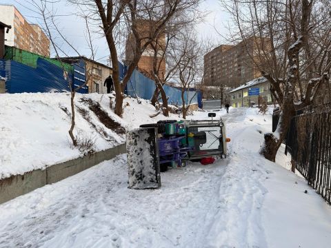 Водитель погрузчика погиб в ДТП во Владивостоке