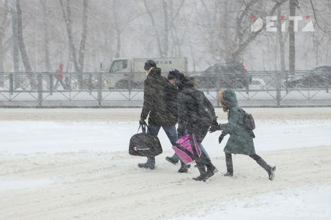 Сильный ветер и метель: непогода накрыла Дальний Восток
