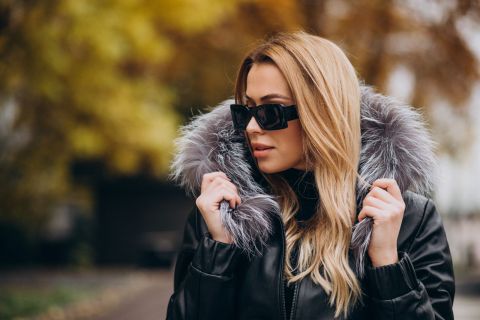 Зимнюю одежду и обувь россияне покупали чаще в 2025 году