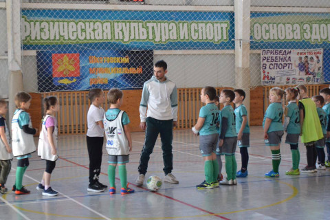 Футбольные команды Шкотовского района впервые разыграли кубок "Порт "Вера"