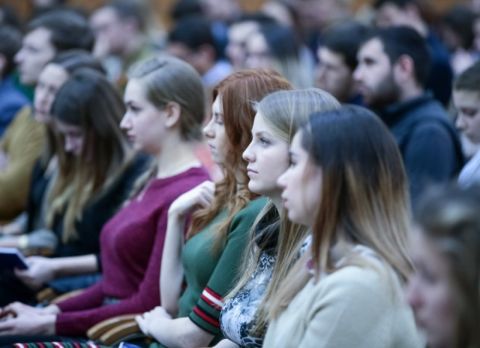 Население России за год сократилось на полмиллиона человек