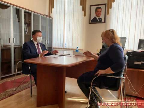 Спикер приморского парламента провел прием граждан