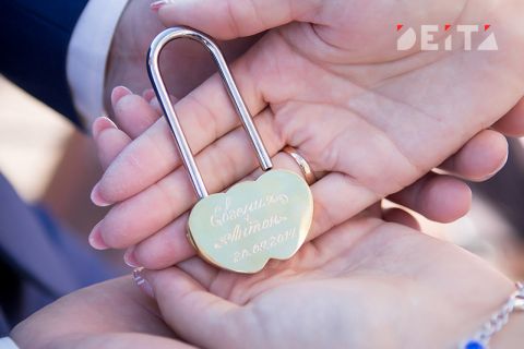 По 50 тысяч каждому: новые выплаты семьям-долгожителям придумали депутаты