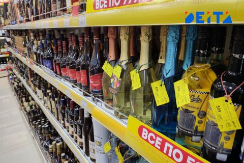 Продавца алкоголя в запретный день накрыли полицейские в Приморье