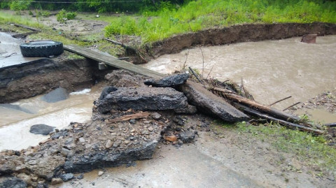 Дороги в воде: где нельзя проехать в Приморье