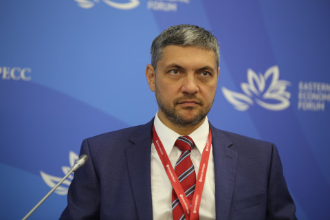 Как доллар уничтожает Россию, рассказали на ВЭФ