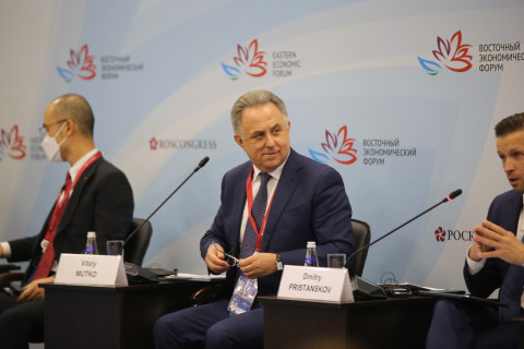 Мутко предложил мэру Владивостока «не долбить в одну точку»