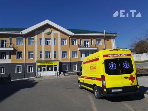 Денег нет, но вы лечите: систему оплаты труда медиков изменят, но не всем и нескоро