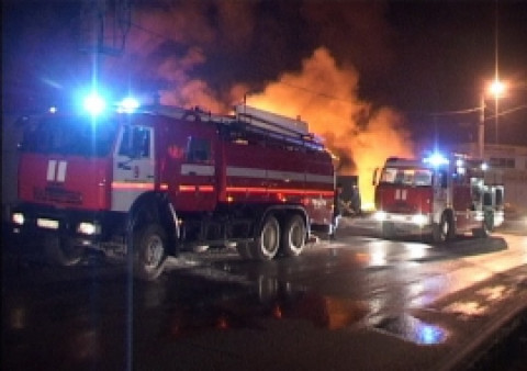 В Москве загорелось газохранилище, возможен взрыв