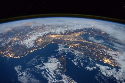 КНДР угрожает ударить по спутникам США