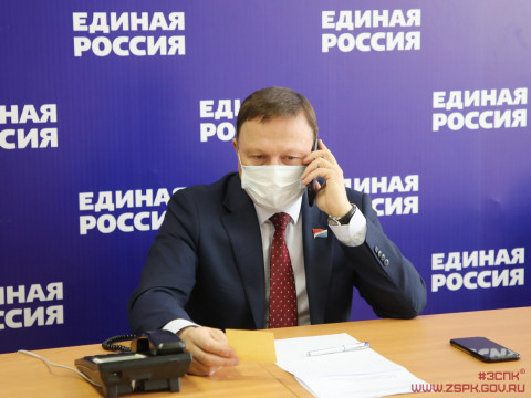 Приморцы задали вопросы по ЖКХ спикеру Заксобрания 