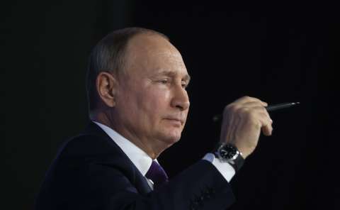 Путин принял важнейшее решение: эксперт рассказал, каким путём пойдёт Россия