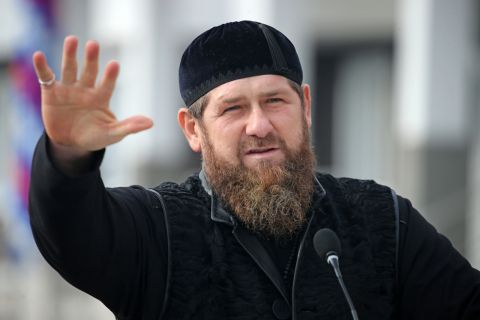 Кадыров отправляет на Украину своих несовершеннолетних сыновей