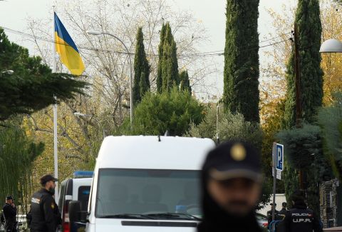 Посольства Украины получили 17 писем с частями животных и взрывчаткой