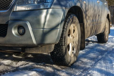 Автомобилистов начнут штрафовать за шину не по сезону