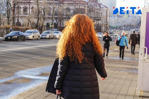 Неудачная встреча: злобная девушка избила приморца