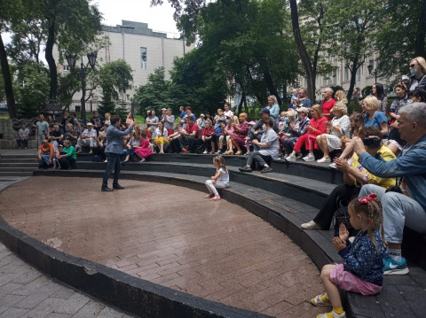 Юбилей Владивостока отпраздновали мини-концертом 