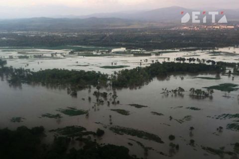 Приморские поля под водой уже полтора месяца