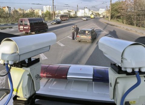 Дорожные камеры начнут фиксировать автомобили со скрытыми номерами