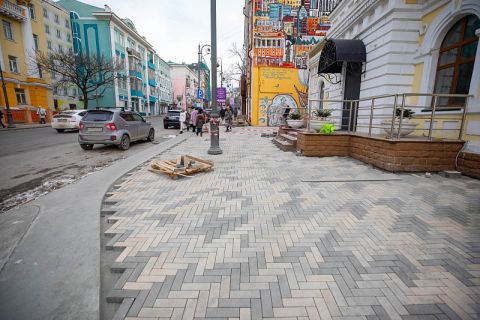 Тротуары, сцена, пандус: благоустройство площади Фокина почти завершено