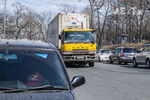 День грузовика: несколько ДТП с контейнеровозами произошло вечером во Владивостоке
