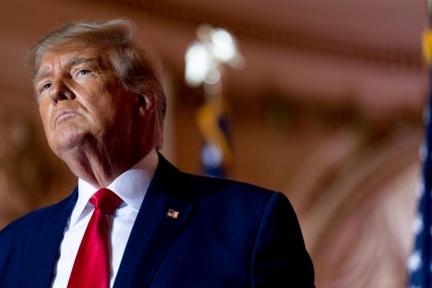 Эта война должна разрешиться за сутки – Трамп о ситуации на Украине