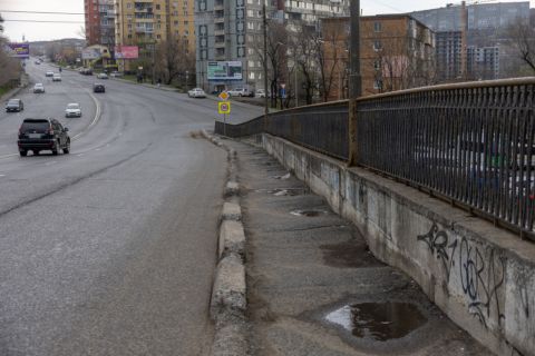 Подпорную стену и пешеходные пути на Баляева приведут в порядок