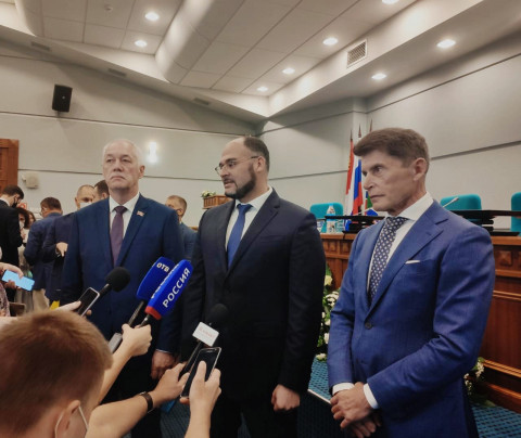 С новым мэром: Константин Шестаков принял присягу
