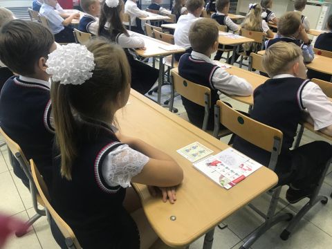 Школьников будут учить правильно чихать и кашлять