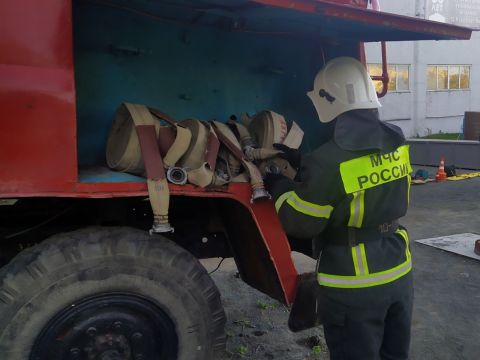 В Уссурийске загорелся многоквартирный дом