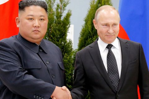 «Диктаторы спелись»: поезда КНДР-Россия напугали Украину
