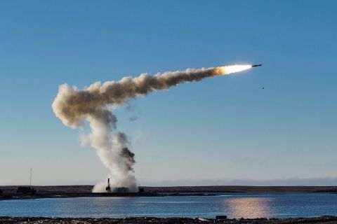 ВСУ нанесли ракетный удар по заводу в Керчи, повредив корабль