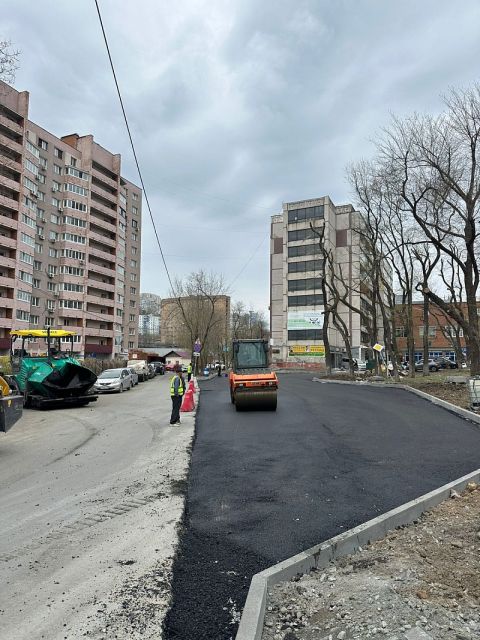 Участки дорог после ремонтов сетей восстанавливают во Владивостоке