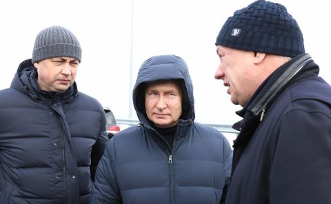 Путин проехал по восстановленному Крымскому мосту