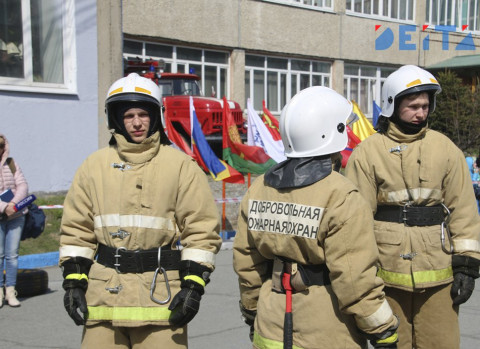 Драка и пожар: Киоск с шаурмой пылает в приморском городе