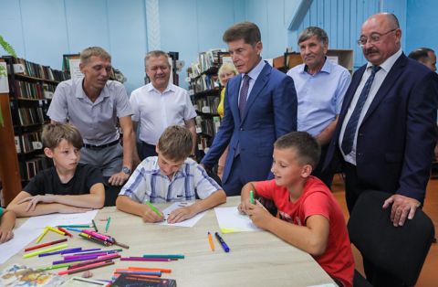 Олег Кожемяко проверил качество работ на соцобъектах Дальнереченска