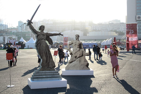 Знаменитые памятники и световое 3D-мэпинг шоу показали в столице Приморья