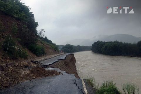 Первые жертвы тайфуна появились в Приморье