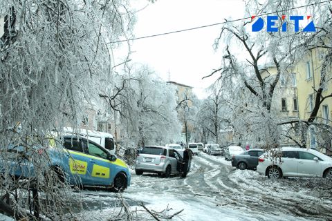 Сосульку за 100 тысяч рублей приобрели дорожники Приморья