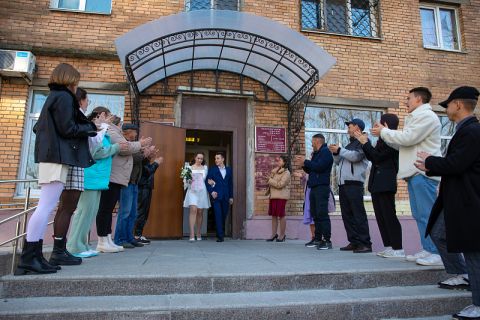 Молодожёны во Владивостоке смогут делать фото на обновлённой входной зоне