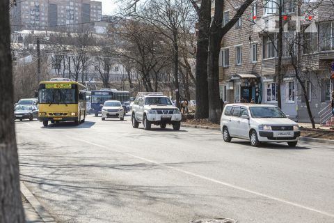 Загадочное возгорание автобуса расследуют во Владивостоке