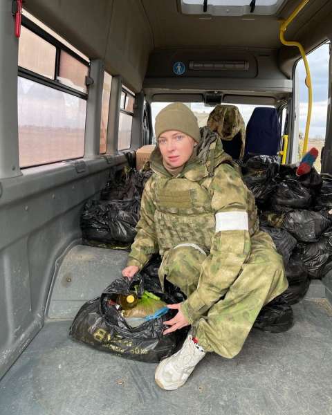 Поклонская возит гуманитарную помощь на Украину