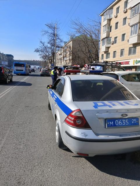 Цветочных торговцев гоняет полиция во Владивостоке
