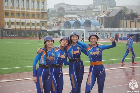 Межрегиональные соревнования по пожарно-спасательному спорту завершились во Владивостоке